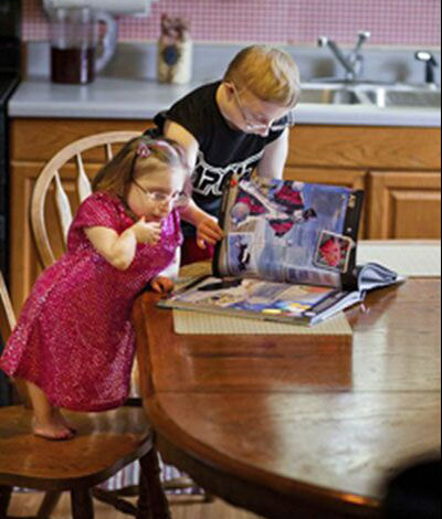 عجیب ترین خواهر و برادر 22 و 20 ساله جهان +عکس