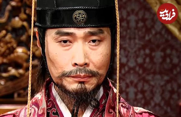 عکس| سفر زمان؛ چهرۀ «بادوک‌بال، وزیر اعظم» (سریال جومونگ) در 62 سالگی در عکس‌های شخصی‌اش