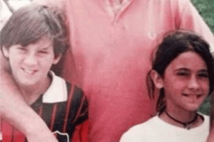 خبر جدید؛ عکس کودکی لیونل مسی و همسرش در کنار هم عکس کودکی لیونل مسی و همسرش در کنار هم