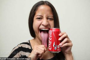 خبر جدید؛ این دختر زیبا درازترین زبان دنیا را دارد +تصاویر این دختر زیبا درازترین زبان دنیا را دارد +تصاویر