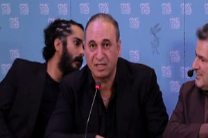 فیلم گاف خنده دار حمید فرخ نژاد جلوی خبرنگاران (+عکس)