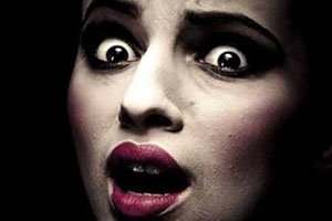 حضور روح یک دختر در سینما (عکس)