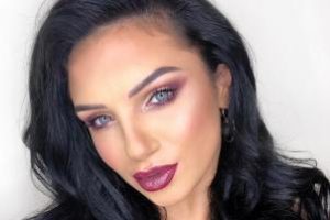 زمان خواندن؛ عاقبت تلخ برای این دختر جوان بخاطر لیزر زیبایی (عکس) عاقبت تلخ برای این دختر جوان بخاطر لیزر زیبایی (عکس)