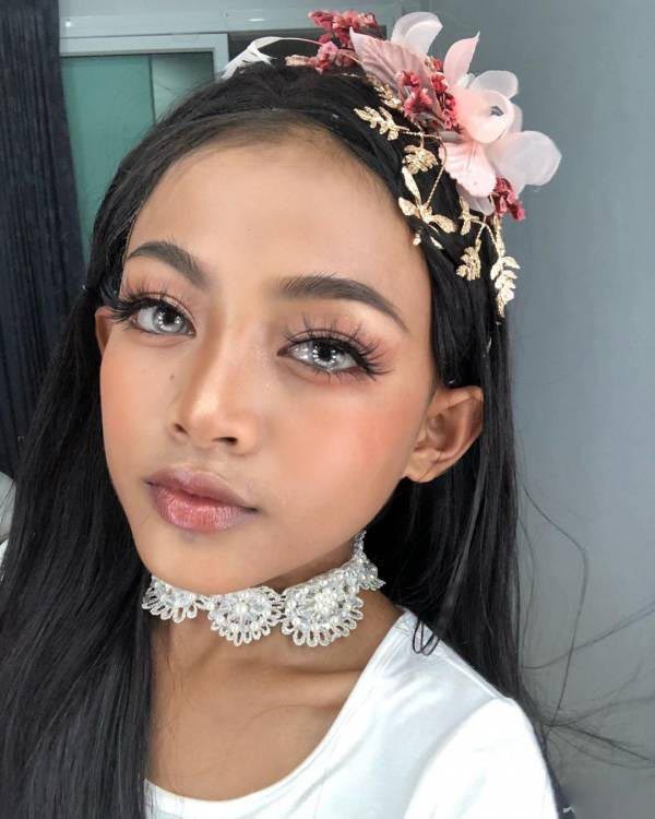 درآمد بالای دختر زیبایی که پسر است در اینستاگرام (عکس) درآمد بالای دختر زیبایی که پسر است در اینستاگرام (عکس)