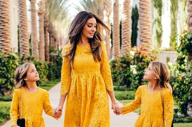 زیباترین دختران دوقلوی دنیا با میلیون ها طرفدار ( عکس )