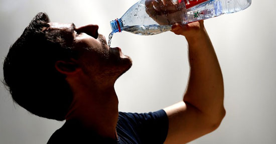 آیا میدانید بدن انسان بدون آب چقدر میتواند دوام بیاورد؟
