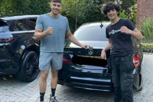 پسری که وسواسی بودنش او را پولدار کرد + عکس