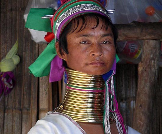 عکس های عجیب از زیباترین دختران از نظر مردم تایلند عکس های عجیب از زیباترین دختران از نظر مردم تایلند