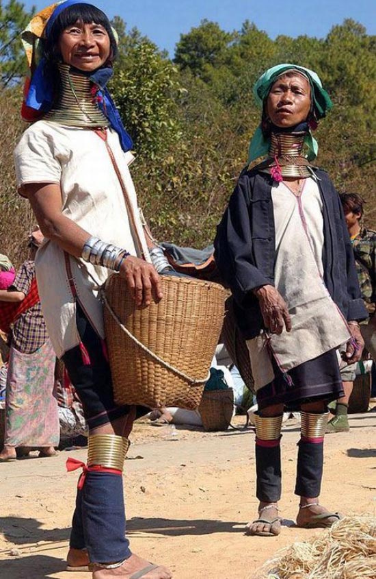 عکس های عجیب از زیباترین دختران از نظر مردم تایلند عکس های عجیب از زیباترین دختران از نظر مردم تایلند