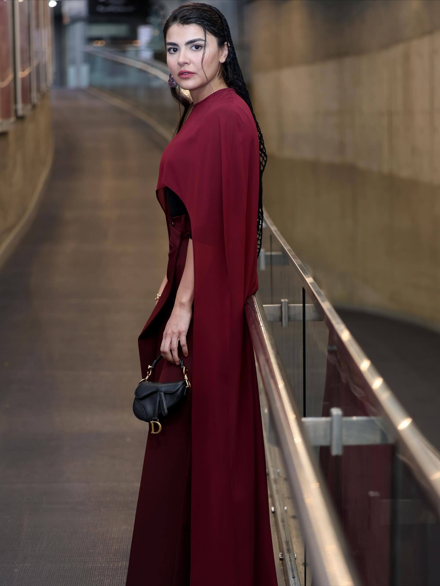 2303756_496 2303756_496