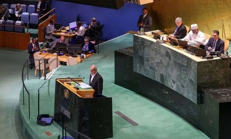 خبر جدید؛ واکنش تند کیهان: حاضرند نشیمنگاه ترامپ را نیز ببوسند! خبر جدید؛ واکنش تند کیهان: حاضرند نشیمنگاه ترامپ را نیز ببوسند!