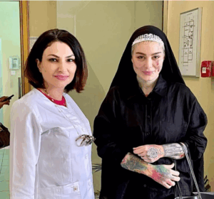 سفر در زمان؛ سحر قریشی در اولین فیلمش؛ سال ۱۳۸۸ / چهره قبل و بعد از تتو‌