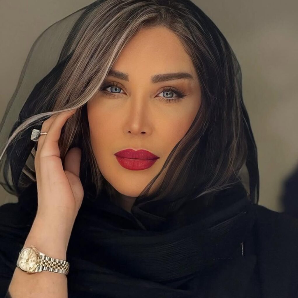 عکس روز| عکس‌های جدید همسرِ محمد علیزاده با میکاپ و استایلی متفاوت