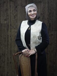 استایل متفاوت«الهام پاوه نژاد»با جلیقه سنتی خبرساز شد