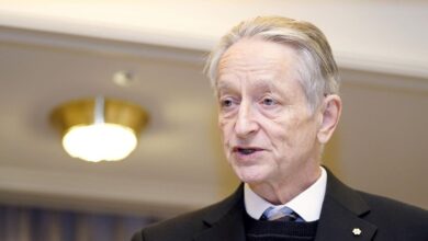 هشدار پدرخوانده هوش مصنوعی: این فناوری ثروتمندان را غنی‌تر و کرامت را از انسان‌ها می‌گیرد