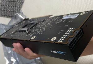 افشای تصاویر تازه از کارت گرافیک مرموز Intel Arc A750 افشای تصاویر تازه از کارت گرافیک مرموز Intel Arc A750