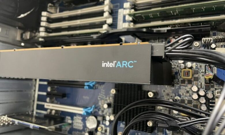 افشای تصاویر تازه از کارت گرافیک مرموز Intel Arc A750 افشای تصاویر تازه از کارت گرافیک مرموز Intel Arc A750