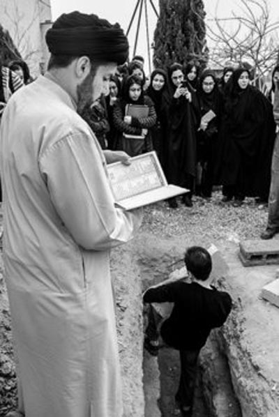 تجربه مرگ واقعی دانشجویان سمنانی (عکس) تجربه مرگ واقعی دانشجویان سمنانی (عکس)