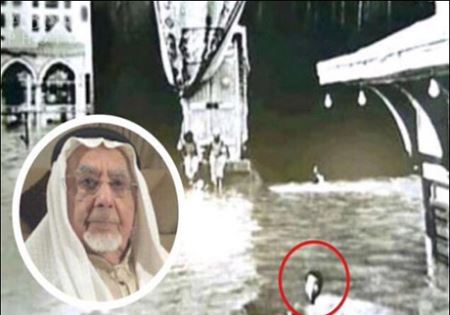 طواف کعبه با شنا کردن ! عکس