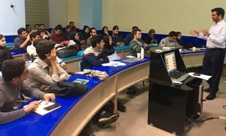 معاون وزیر علوم: کلاس درس دانشگاه ها حضوری برگزار می شود معاون وزیر علوم: کلاس درس دانشگاه ها حضوری برگزار می شود