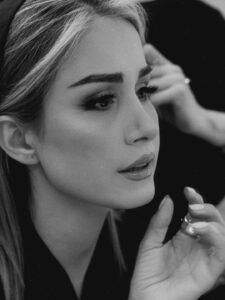 رخ جذابِ همسر شاهرخ استخری در عکس جدیدش