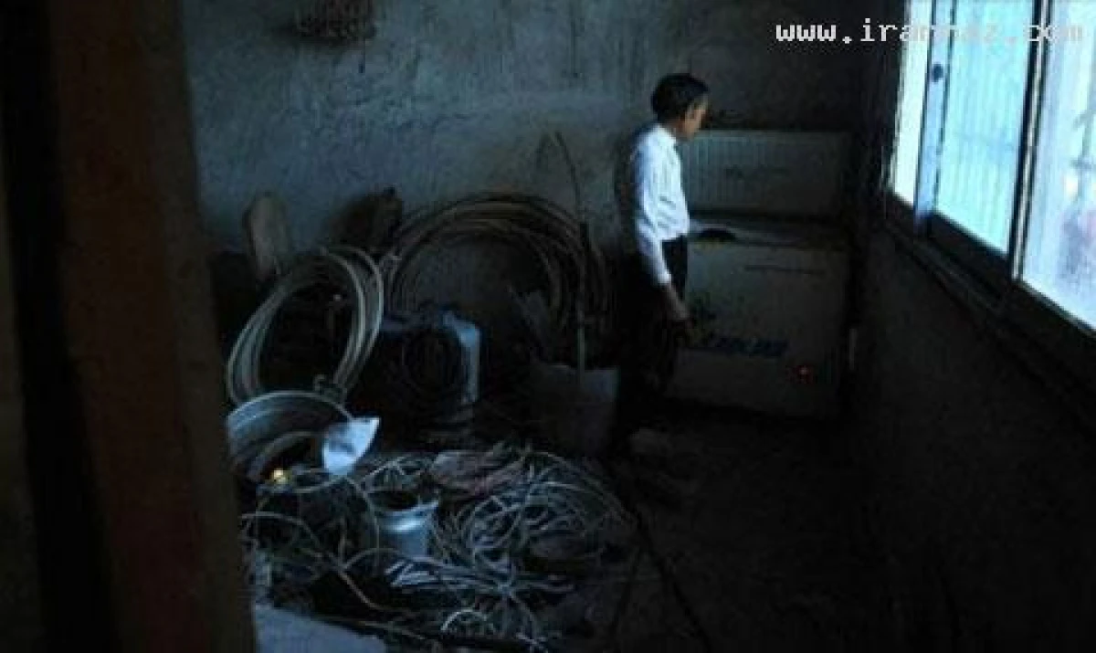 خبر جدید؛ این پدر از جسد پسر خود جدا نمی شود!! (+عکس) این پدر از جسد پسر خود جدا نمی شود!! (+عکس)