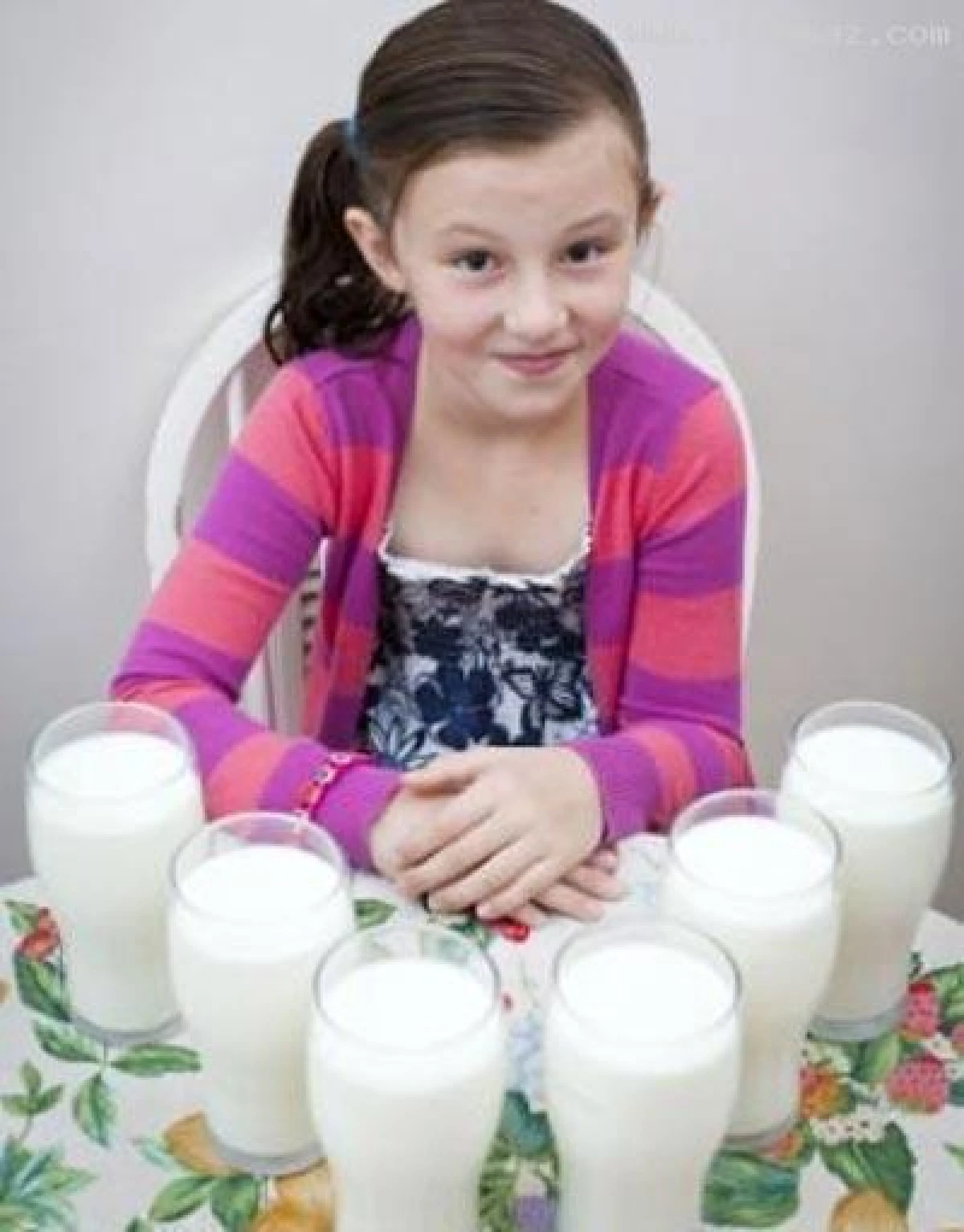 خبر جدید؛ این دختر اگر در هر روز سه لیتر شیر نخورد، خواهد مرد این دختر اگر در هر روز سه لیتر شیر نخورد، خواهد مرد