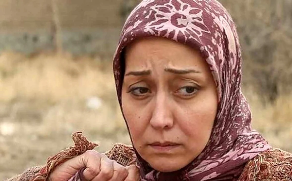 عکس | نگاهی به آرزو افشار در قابِ تئاتری؛ از «آوای باران» تا لحظاتِ نابِ خانوادگی!