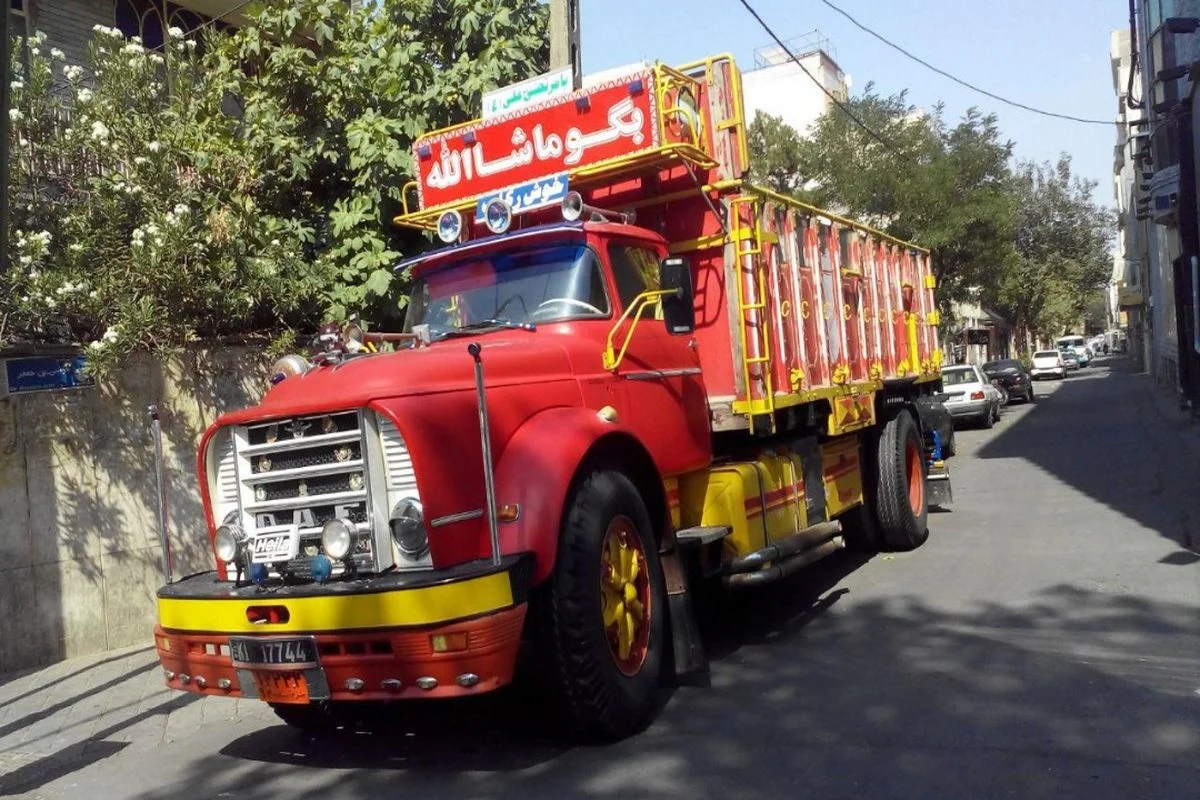 وداع کامیون‌داران با محمد کاسبی؛ بدرقه‌ای مردمی برای بازیگر «خوش‌رکاب»