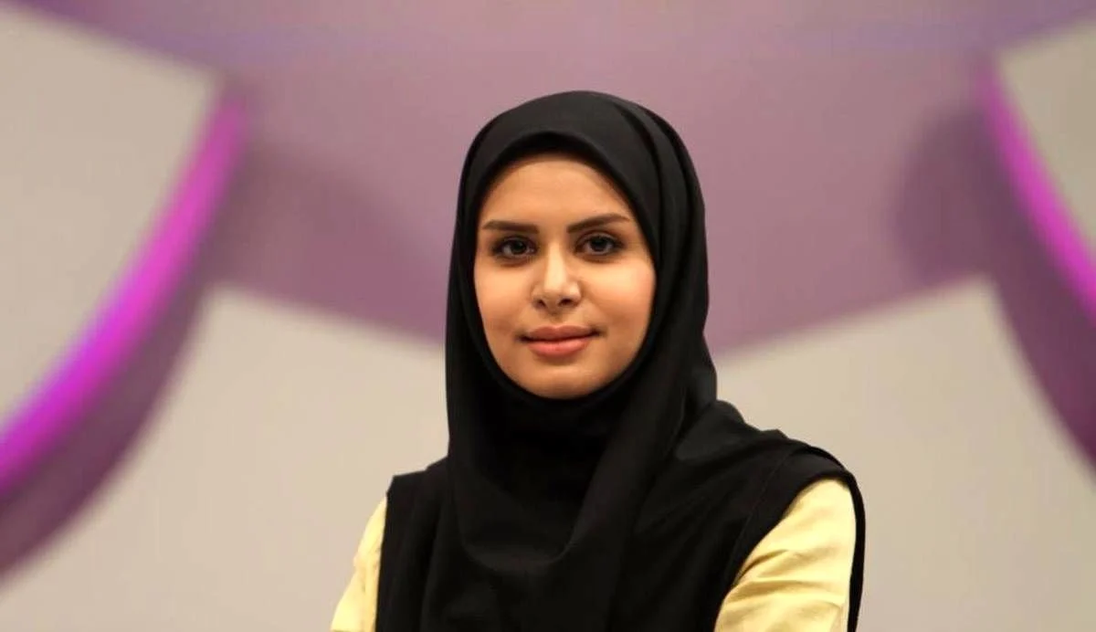 خبر جدید | ظاهر متفاوت خانم مجری خارج از قاب تلویزیون