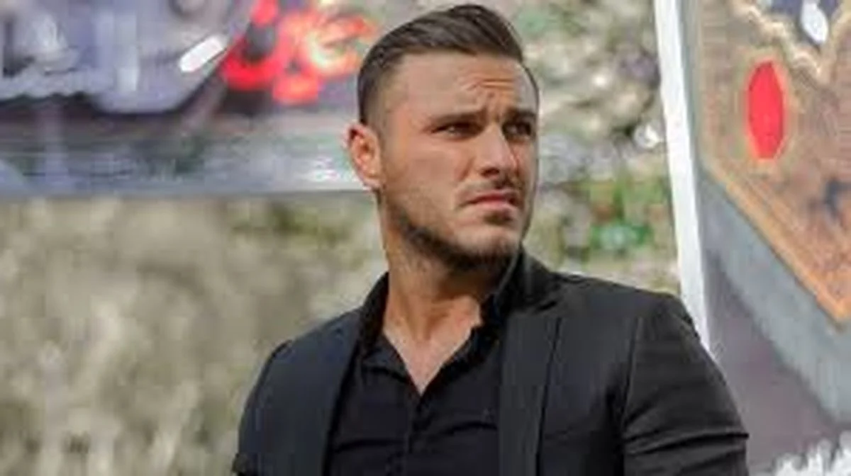 آرمین ۲AFM دکور خاص خانهاش را به نمایش گذاشت آرمین ۲AFM دکور خاص خانهاش را به نمایش گذاشت