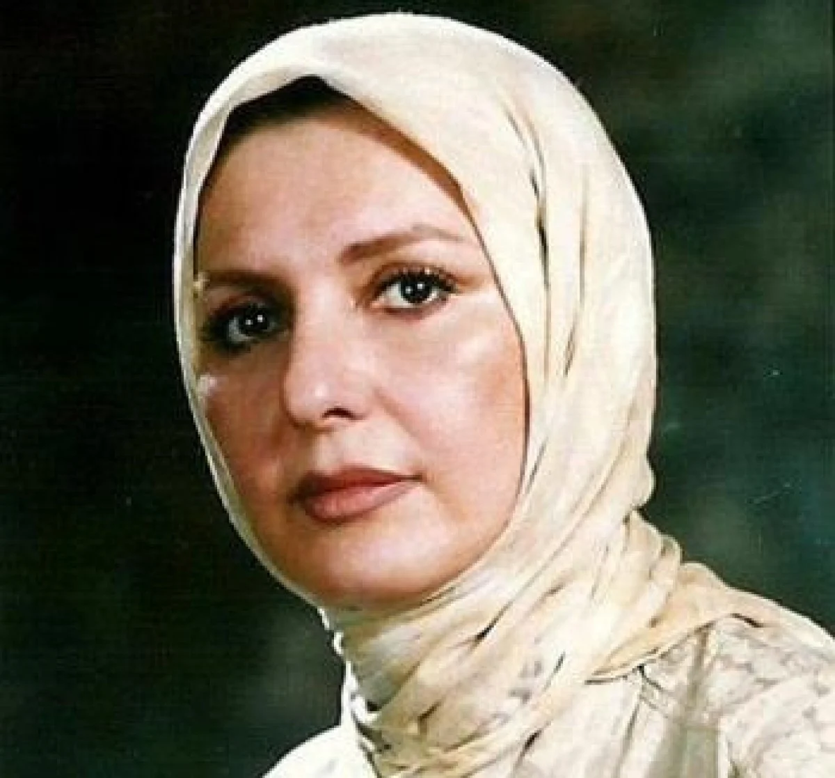 nody_عکس_های_با_حجاب_گوگوش_در_ایران_1620609608