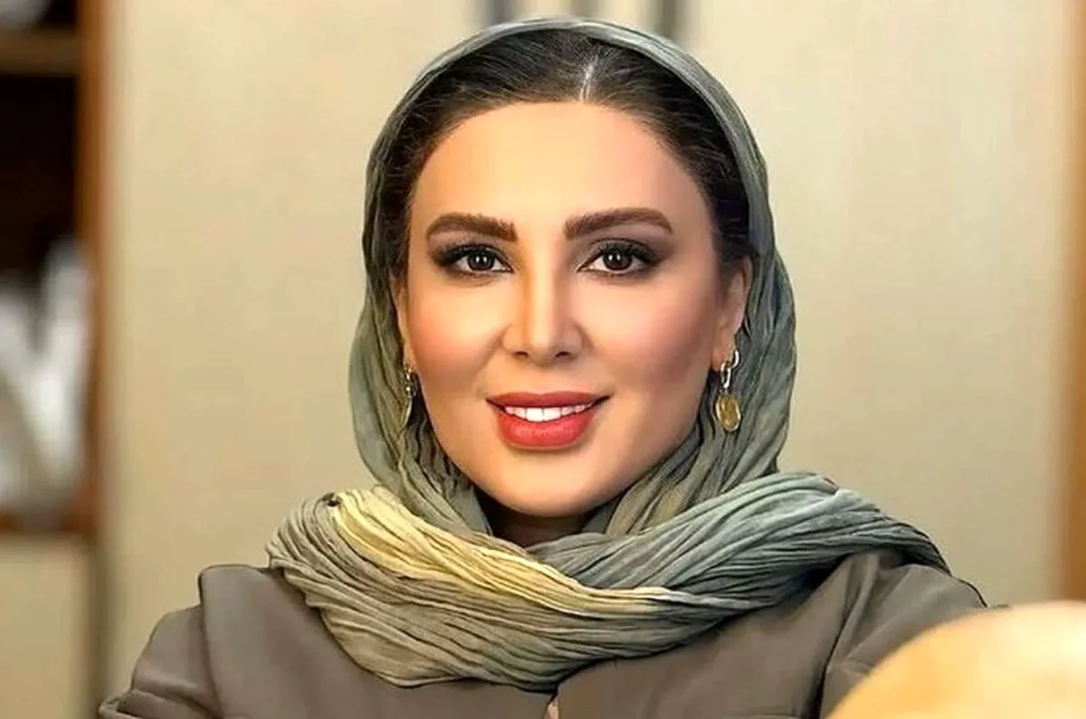 استایل جذاب لیلا بلوکات در کنسرت رضا صادقی استایل جذاب لیلا بلوکات در کنسرت رضا صادقی