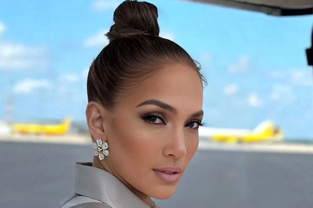 استایل جوانپسند و پاییزی جنیفر لوپز در ۵۶ سالگی استایل جوانپسند و پاییزی جنیفر لوپز در ۵۶ سالگی