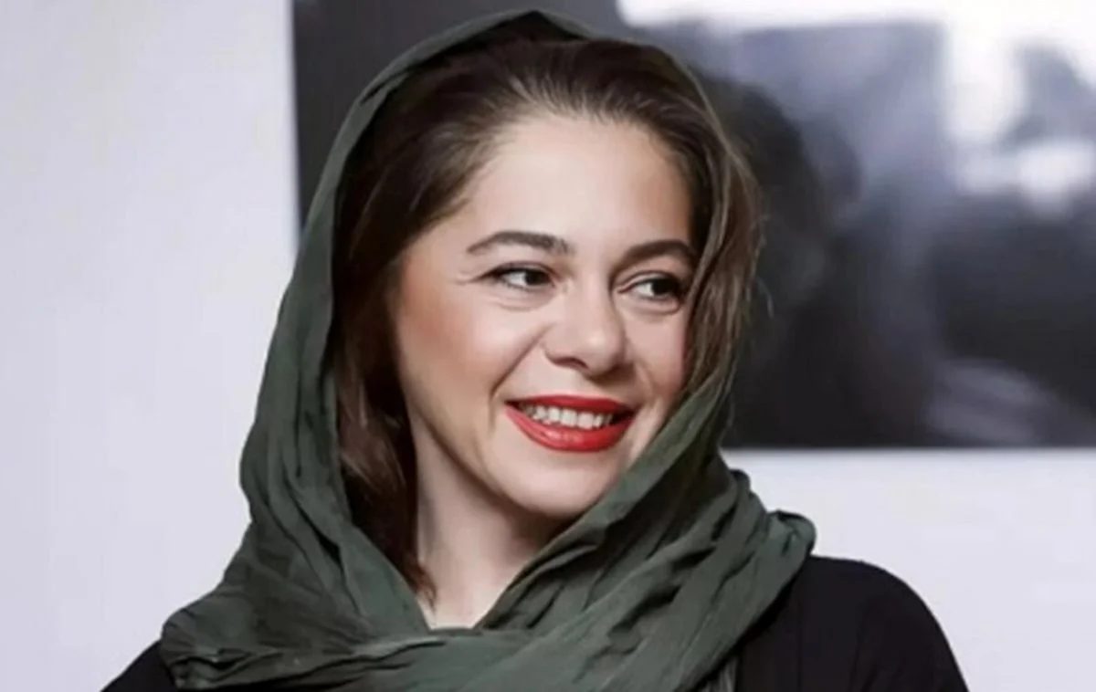 تیپ و استایل ساده مستانه مهاجر در یک مراسم تیپ و استایل ساده مستانه مهاجر در یک مراسم