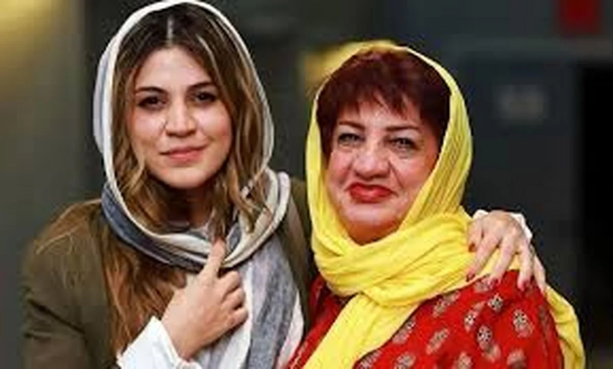 غافلگیری شدید شیدا خلیق از استایل مادرش در یک برنامه غافلگیری شدید شیدا خلیق از استایل مادرش در یک برنامه