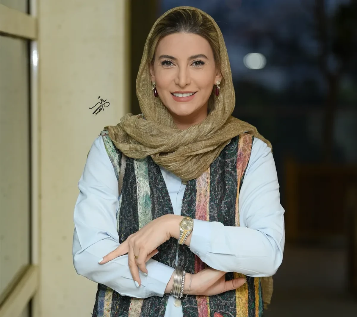 سلفی آسانسوریِ پریسیمای سریال «ستایش» با استایل پاییزی سلفی آسانسوریِ پریسیمای سریال «ستایش» با استایل پاییزی