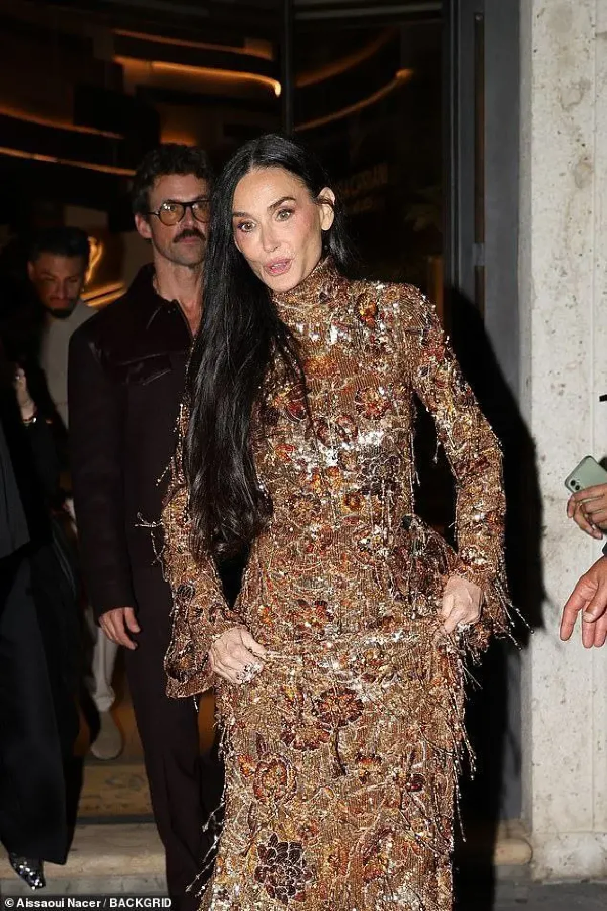 2025-10-30_18-03-38_914261-meylesokhan-ir photo_2025-09-24_09-15-27_11zon