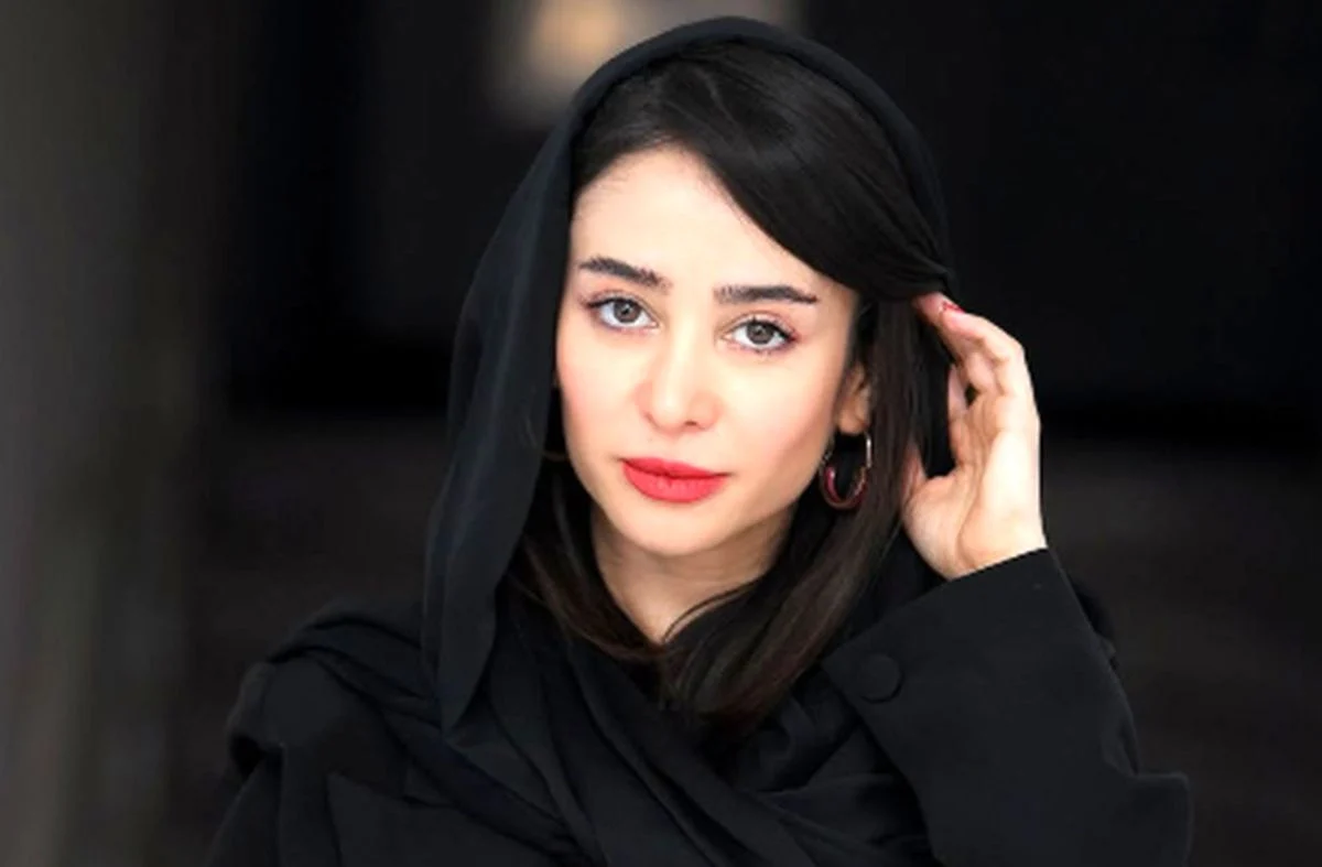 استایل ترندی الناز حبیبی با خاص‌ترین کیفی که دیده‌اید!