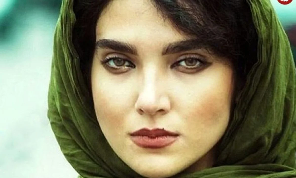 سفر زمان | تیپ و چهره سارا رسول‌زاده در 36 سالگی 