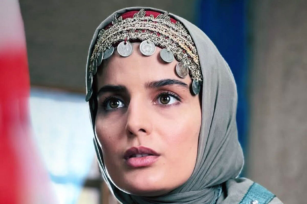 استایل جذاب غزاله اکرمی، بازیگر نقش سوجان، در یک مراسم+ عکس