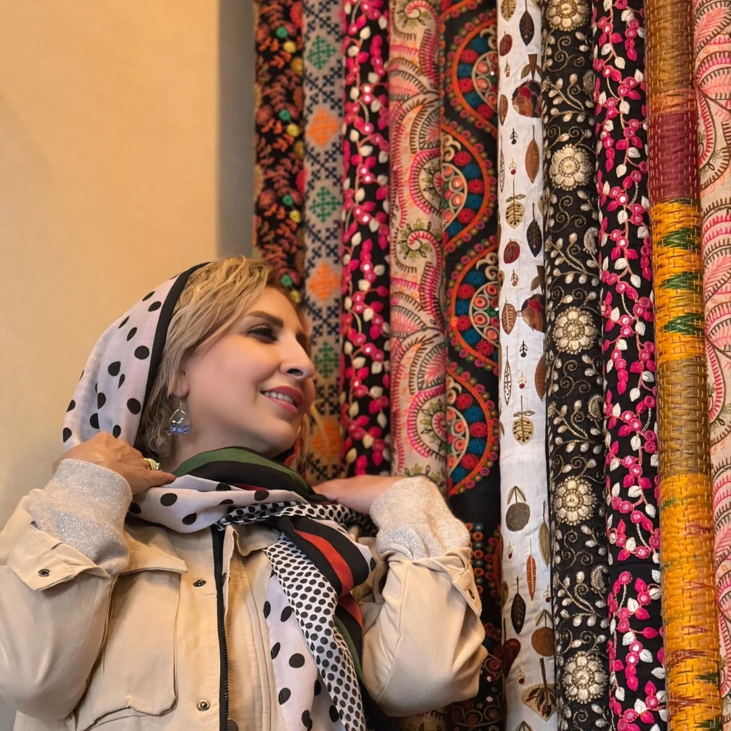 عکس جدید مرجانه گلچین با یه حسِ پاییزی!