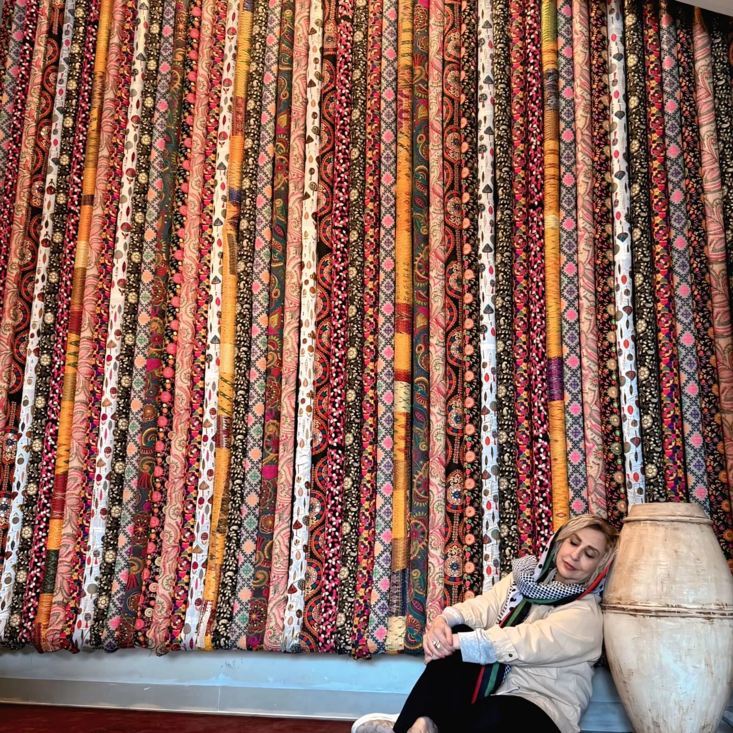 عکس جدید مرجانه گلچین با یه حسِ پاییزی!