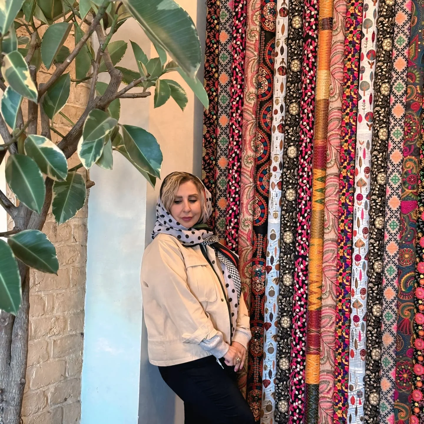 عکس جدید مرجانه گلچین با یه حسِ پاییزی!