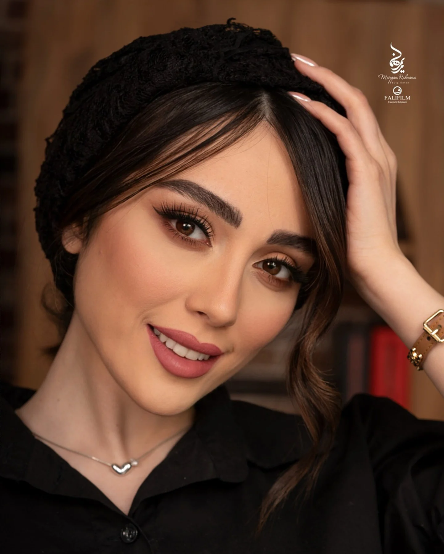 مبینا طبایی در قابِ دوربین؛ تصاویری جذاب از این بازیگر