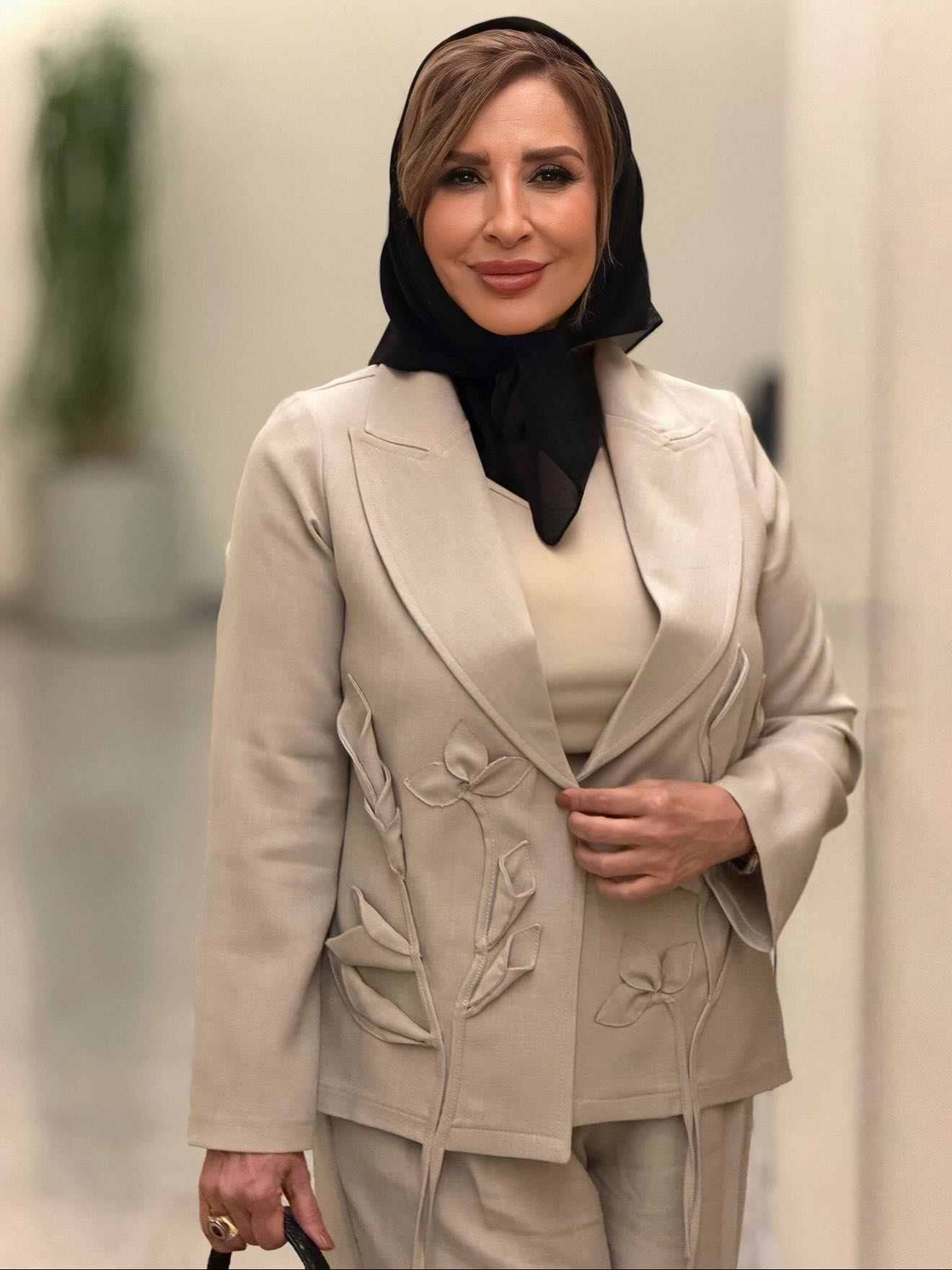 استایل شیک مرجانه گلچین در کنسرت یک خواننده