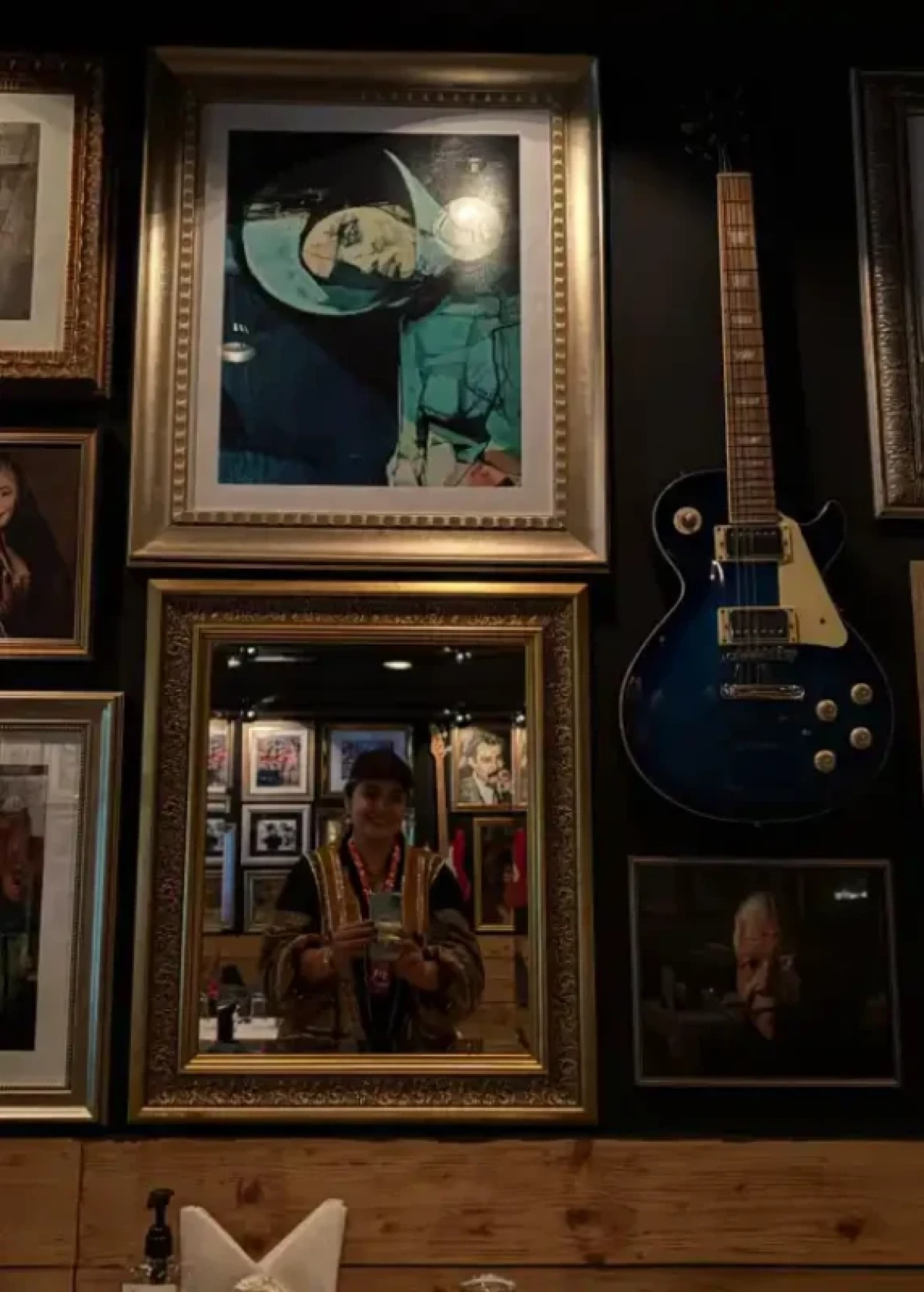 کافه گردی نرگس محمدی و فریبا نادری Screenshot 2025 10 12 190756