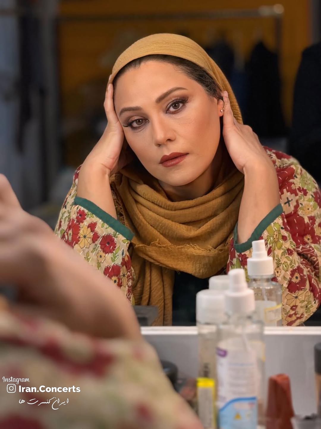 عکس/نگاهی به عکس لو رفته شبنم مقدمی در اتاق گریم تئاتر «بازی‌های شبانه» | تصویری متفاوت از خانم بازیگر