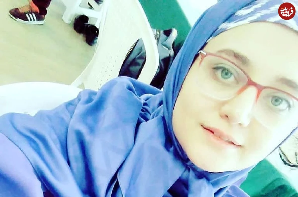 عکس| سفر در زمان؛ «مومو» سریال بچه مهندس 2 با گل در خیابان ولیعصر تهران؛ سال 98