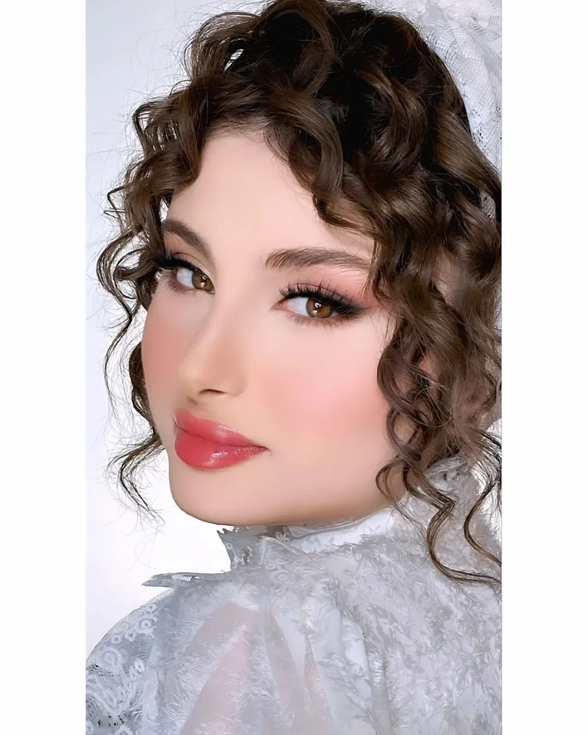عکس | نگاهی به سارا و نیکا "پایتخت" مدل عروس شدن! عکس | نگاهی به سارا و نیکا "پایتخت" مدل عروس شدن!